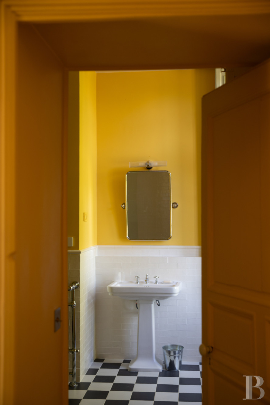 A château and its outbuildings in walled grounds to the north-east of Falaise, in Calvados - photo  n°23